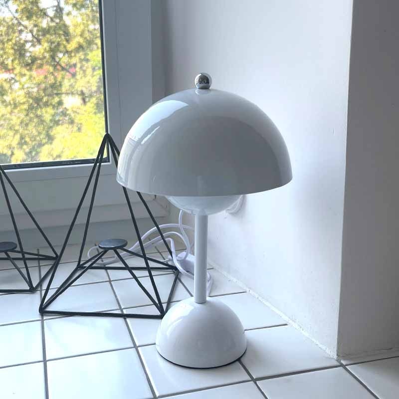 Modern Curved Lamp