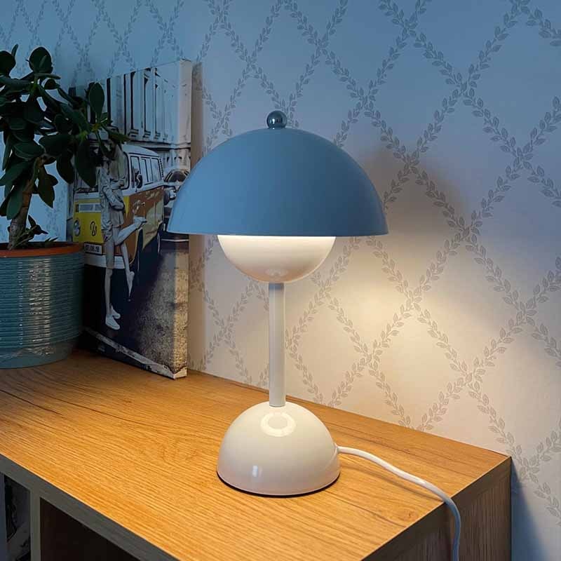 Modern Curved Lamp